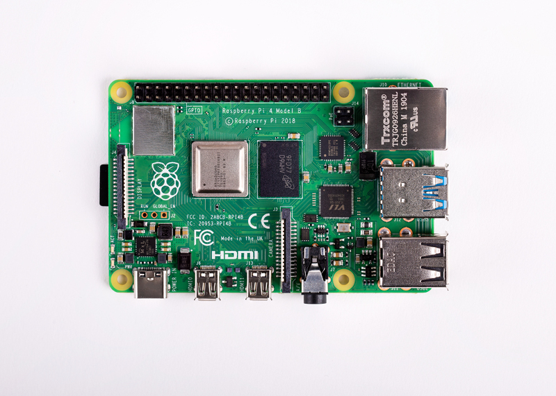 https://www.raspi.jp/wp-content/uploads/2019/06/pi4.jpg